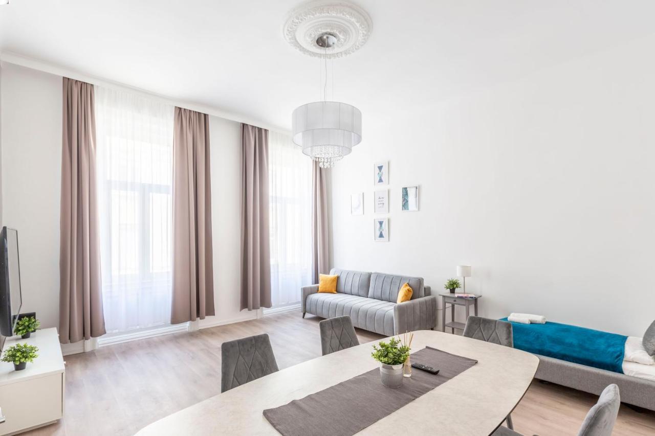 Exclusive Downtown Apartment In The Heart Of Budapest Exterior foto