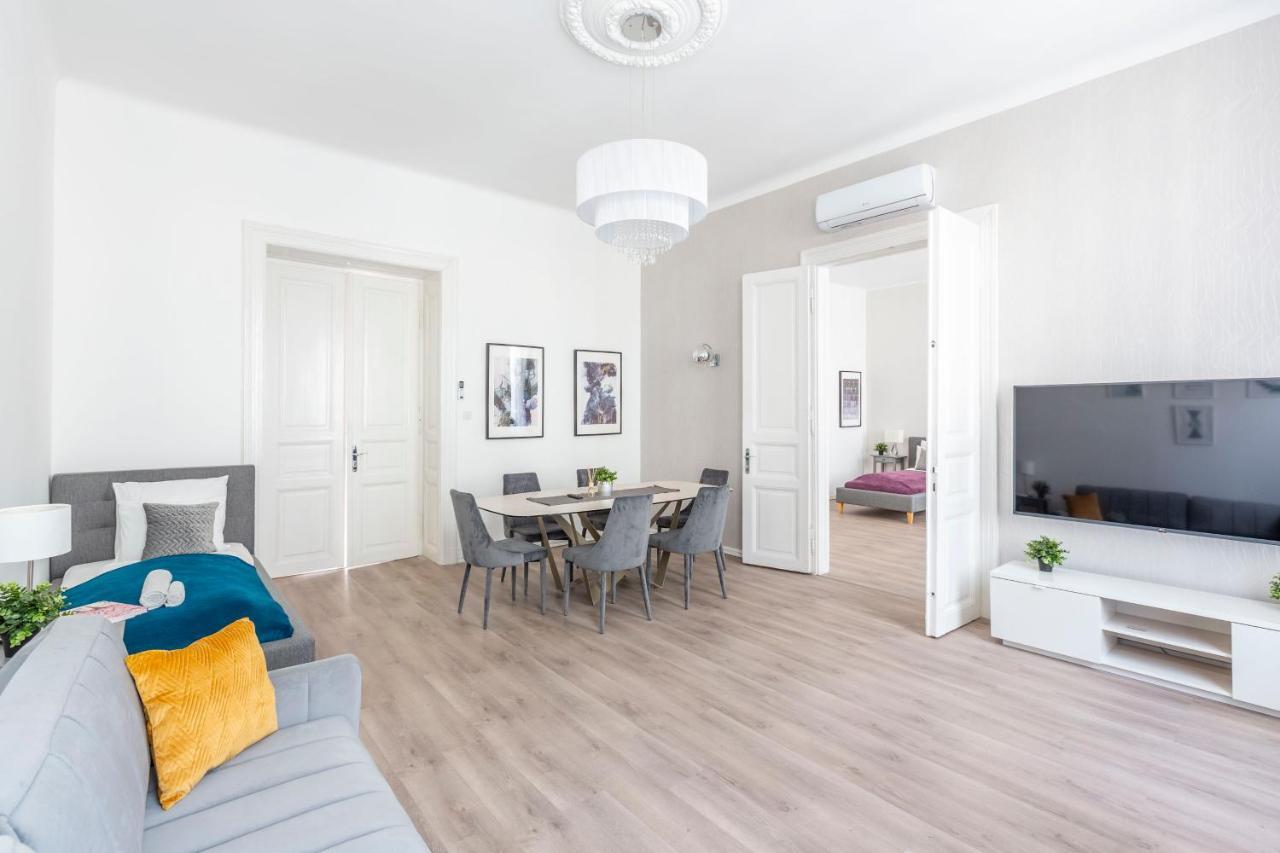 Exclusive Downtown Apartment In The Heart Of Budapest Exterior foto